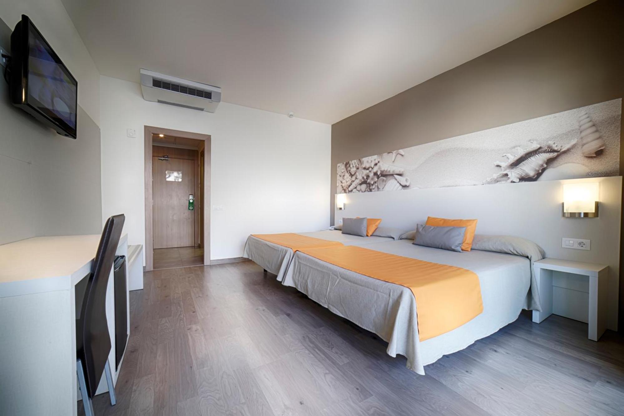 Ohtels Villa Dorada Салоу Екстериор снимка