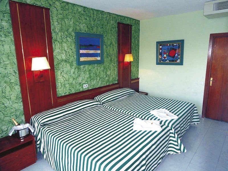 Ohtels Villa Dorada Салоу Екстериор снимка
